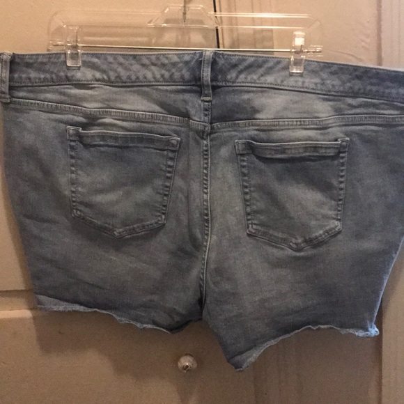 Torrid plus cut off jean shorts - Picture 2 of 2